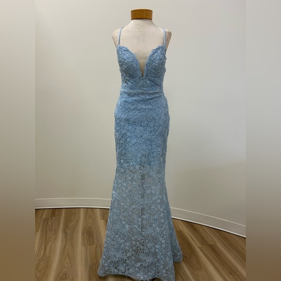 Iris Lace Mermaid Gown - Picture 1 of 4